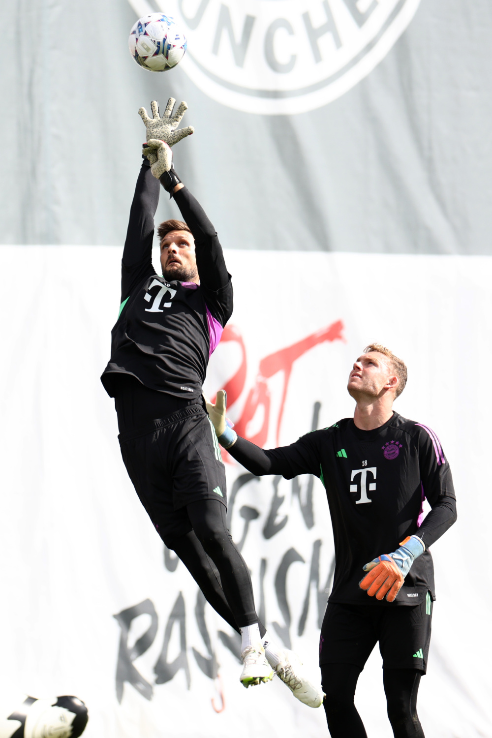 九游体育APP赛前体能课后；武汉三镇门线救险备战欧冠；底气十足；纪律约束更严格的简单介绍